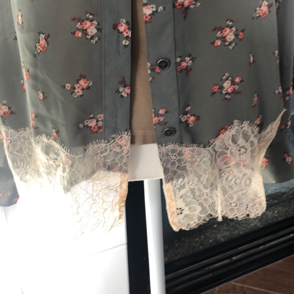 🌺Style & Co floral sheer button down top🌺 - Picture 3 of 9